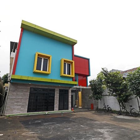Reddoorz Plus Near Halim Perdanakusuma 2 Jakarta Ngoại thất bức ảnh