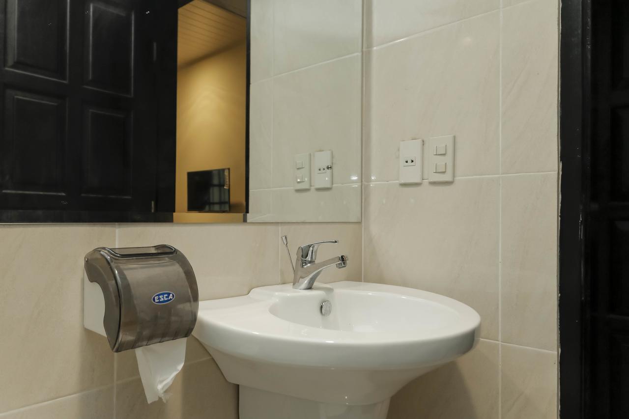 Reddoorz Plus Near Halim Perdanakusuma 2 Jakarta Ngoại thất bức ảnh