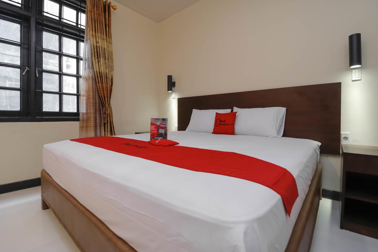 Reddoorz Plus Near Halim Perdanakusuma 2 Jakarta Ngoại thất bức ảnh