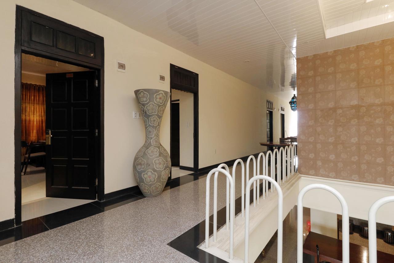 Reddoorz Plus Near Halim Perdanakusuma 2 Jakarta Ngoại thất bức ảnh