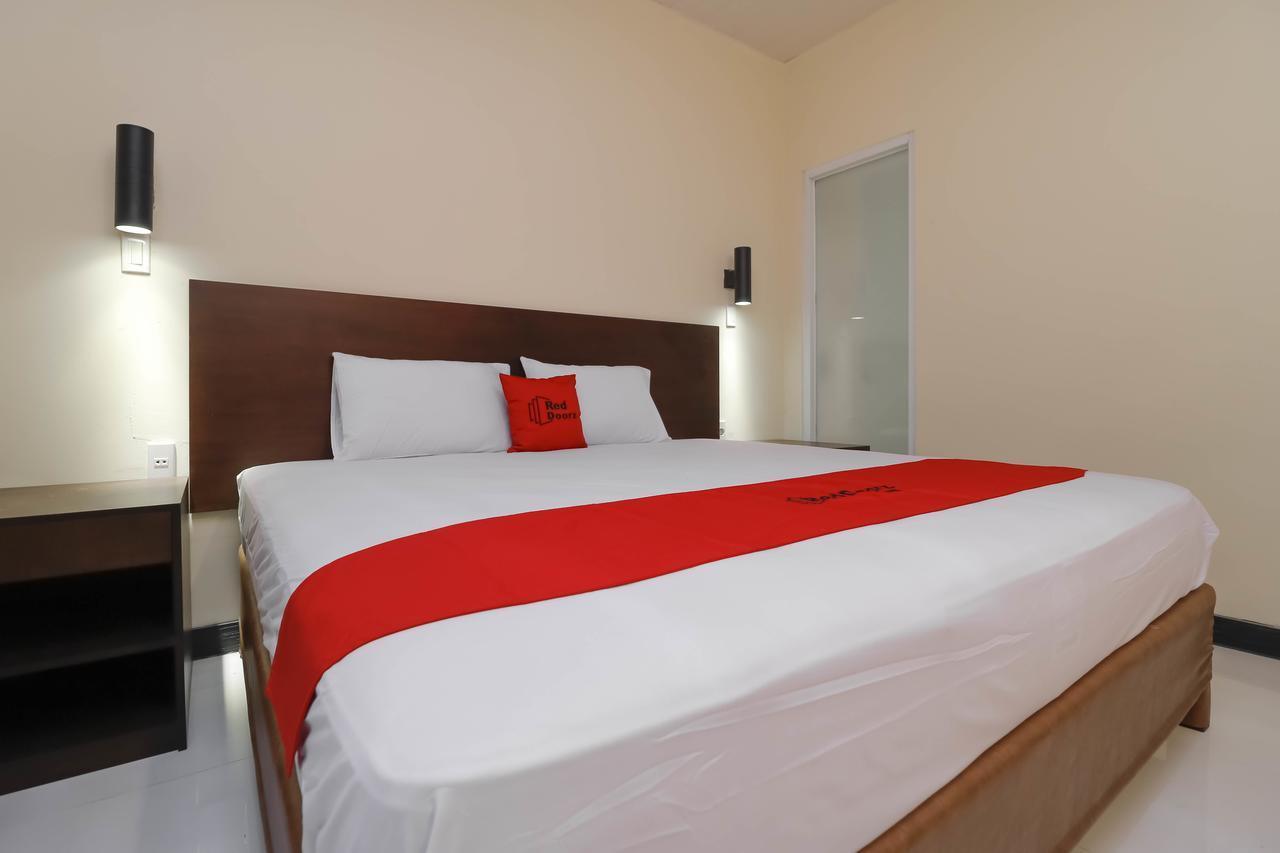 Reddoorz Plus Near Halim Perdanakusuma 2 Jakarta Ngoại thất bức ảnh