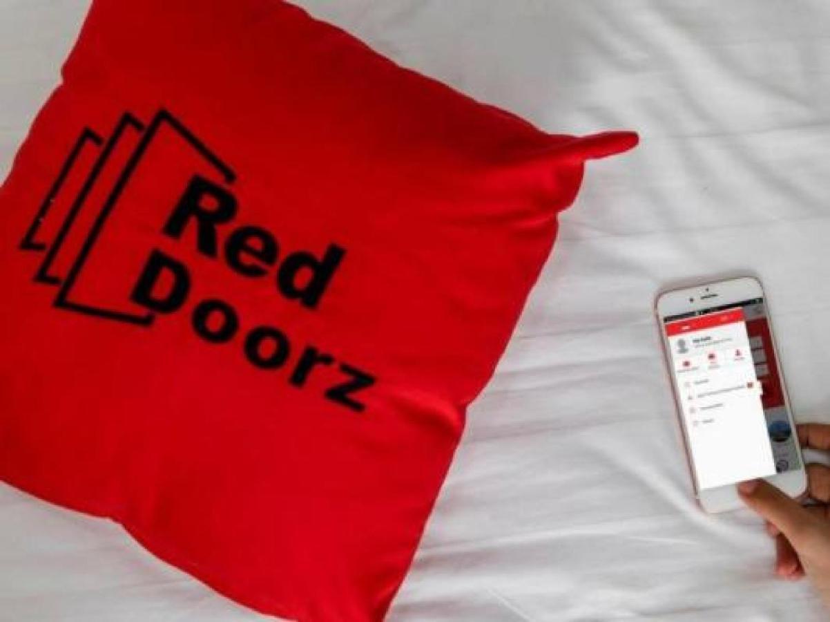 Reddoorz Plus Near Halim Perdanakusuma 2 Jakarta Ngoại thất bức ảnh